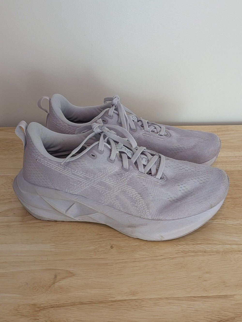 Asics Women's Novablast 5 Dusk Violet Size 9.5 Running Walking
